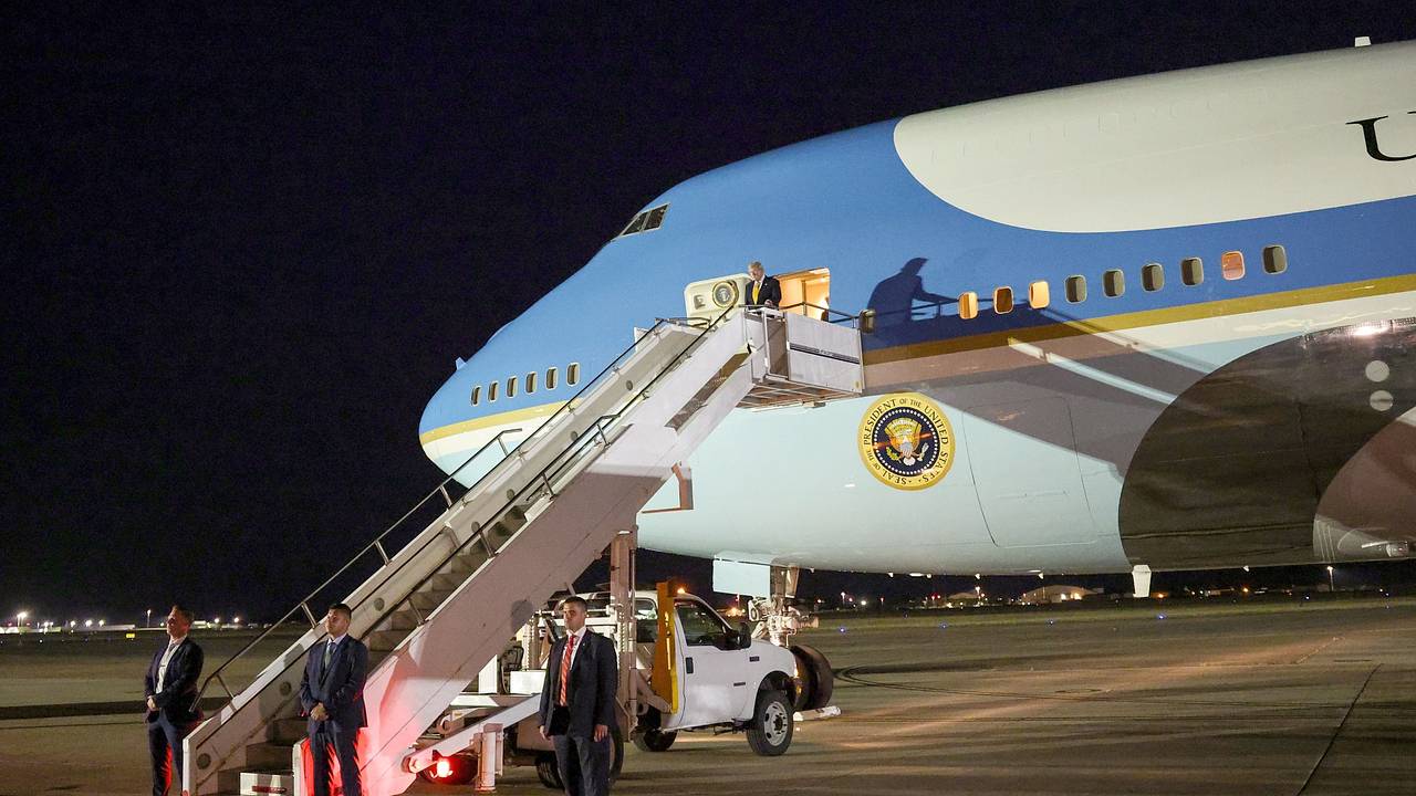 Журналистам The New York Times прислали повестки после статьи о новом самолете Трампа