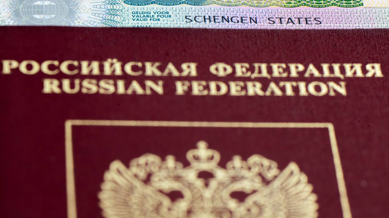 Живущая в Европе блогерша высказалась о связанных с российским паспортом предрассудках