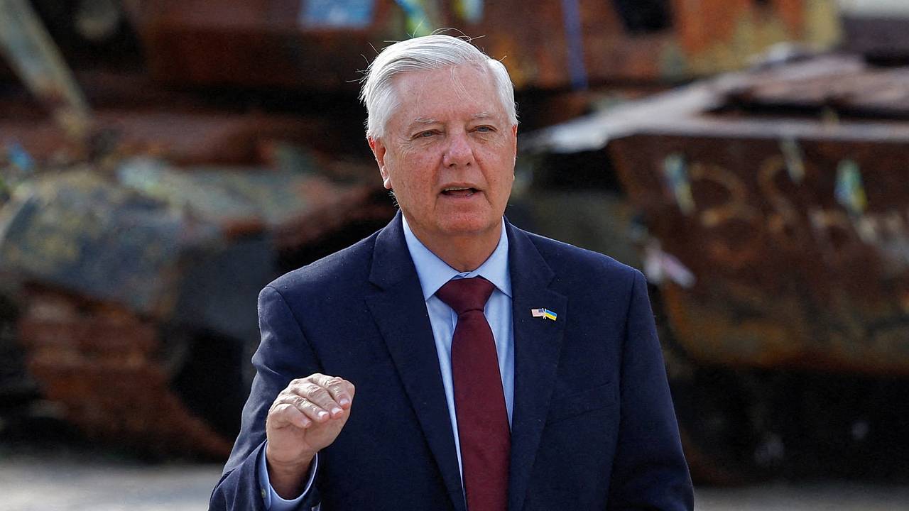 Умер американский сенатор Линдси Грэм, активно продвигавший антироссийские санкции. С Украины он вернулся за сутки до смерти Умер американский сенатор Линдси Грэм, активно продвигавший антироссийские санкции. С Украины он вернулся за сутки до смерти