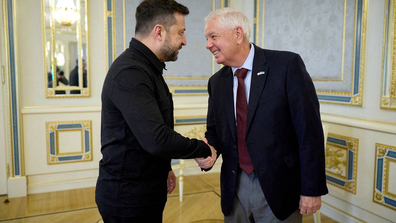 Внезапную смерть сенатора Грэма связали с проклятием Зеленского