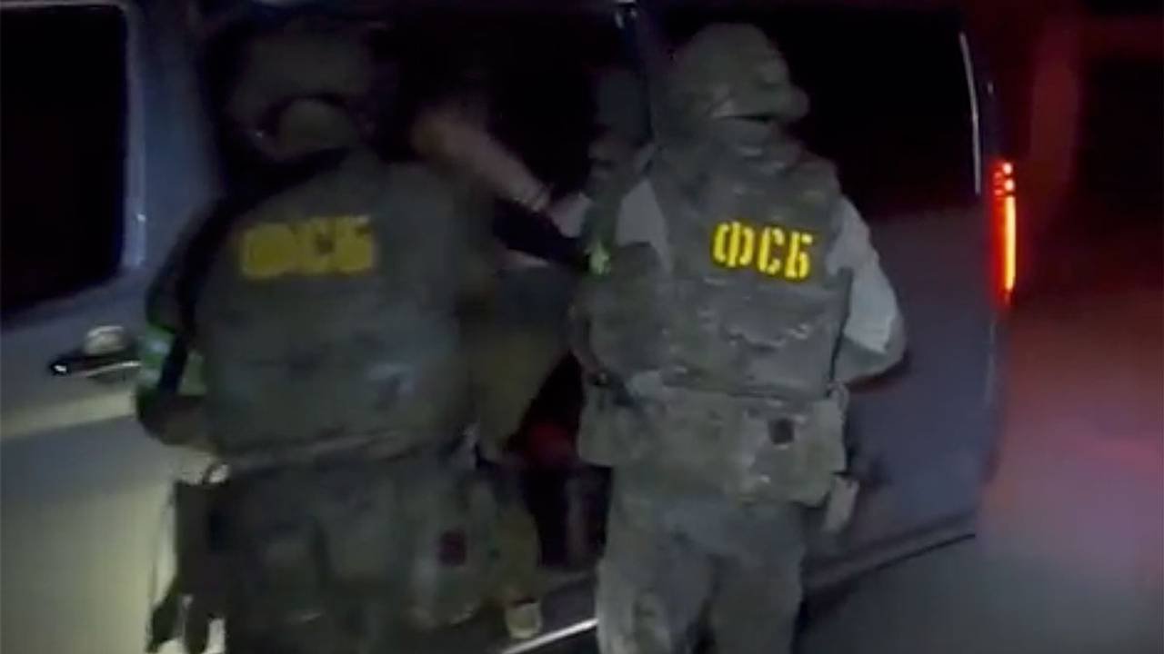 ФСБ пресекла масштабную серию терактов с использованием FPV-дронов. В Россию их переправили при помощи аэростатов
