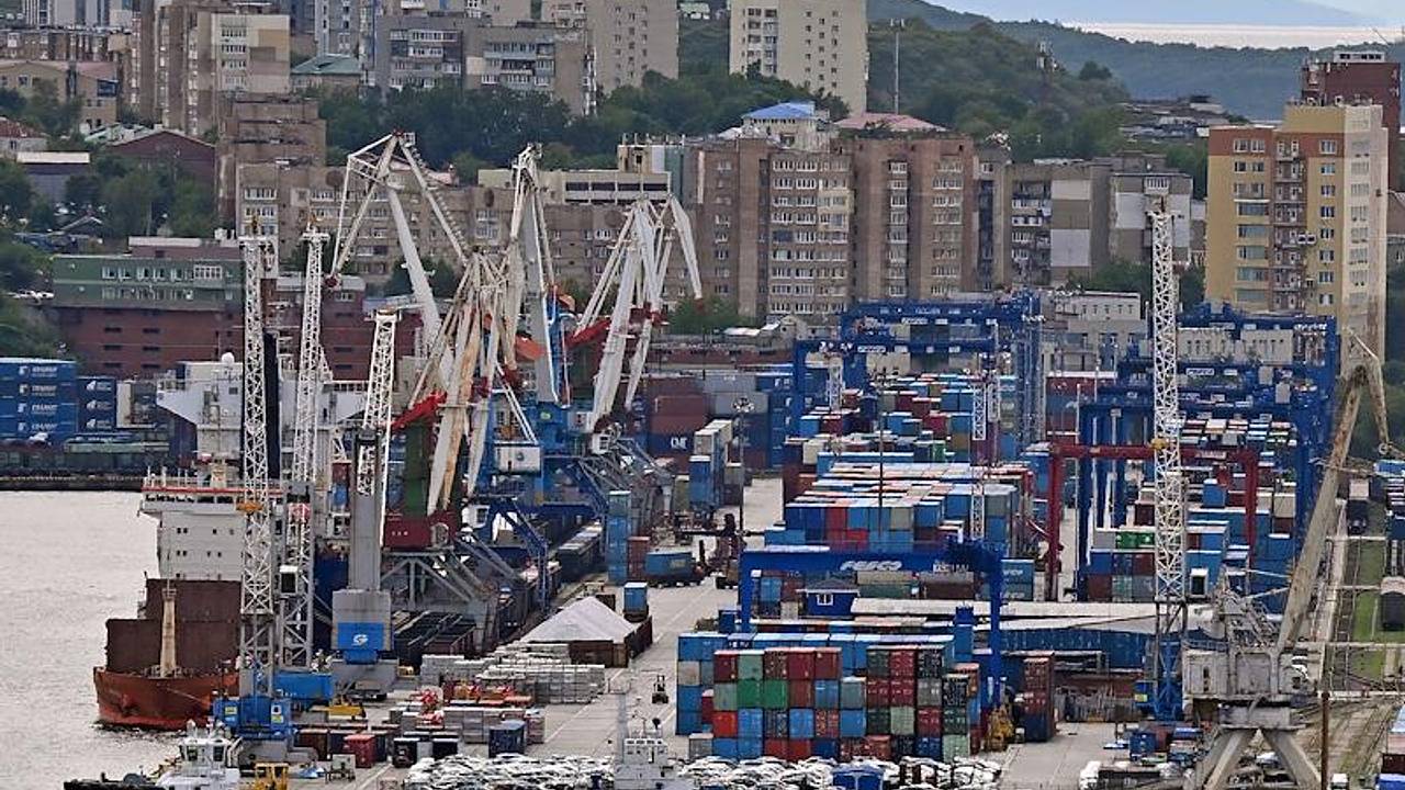 Грузооборот российских морских портов вырос