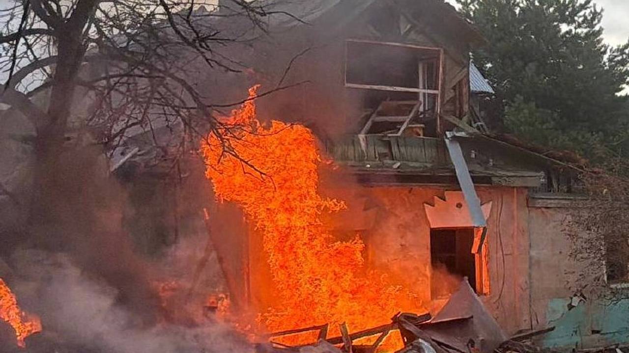 Появились кадры с разрушениями после атаки ВСУ под Москвой