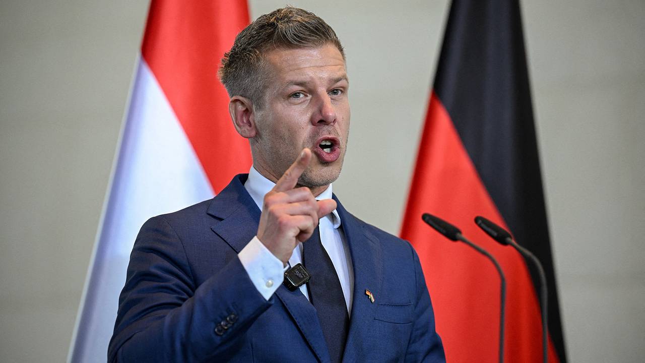 Мадьяр поставил ультиматум президенту Венгрии