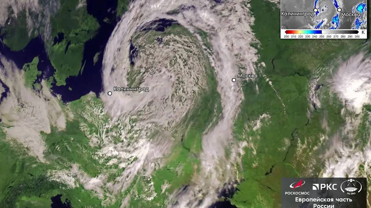 Надвигающийся на Москву шторм показали из космоса