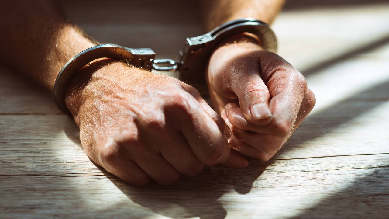 Мужчина выстрелил в лицо прохожему в российском городе