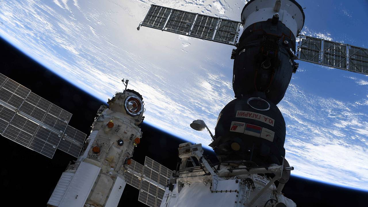 Россия и США договорились продлить работу МКС