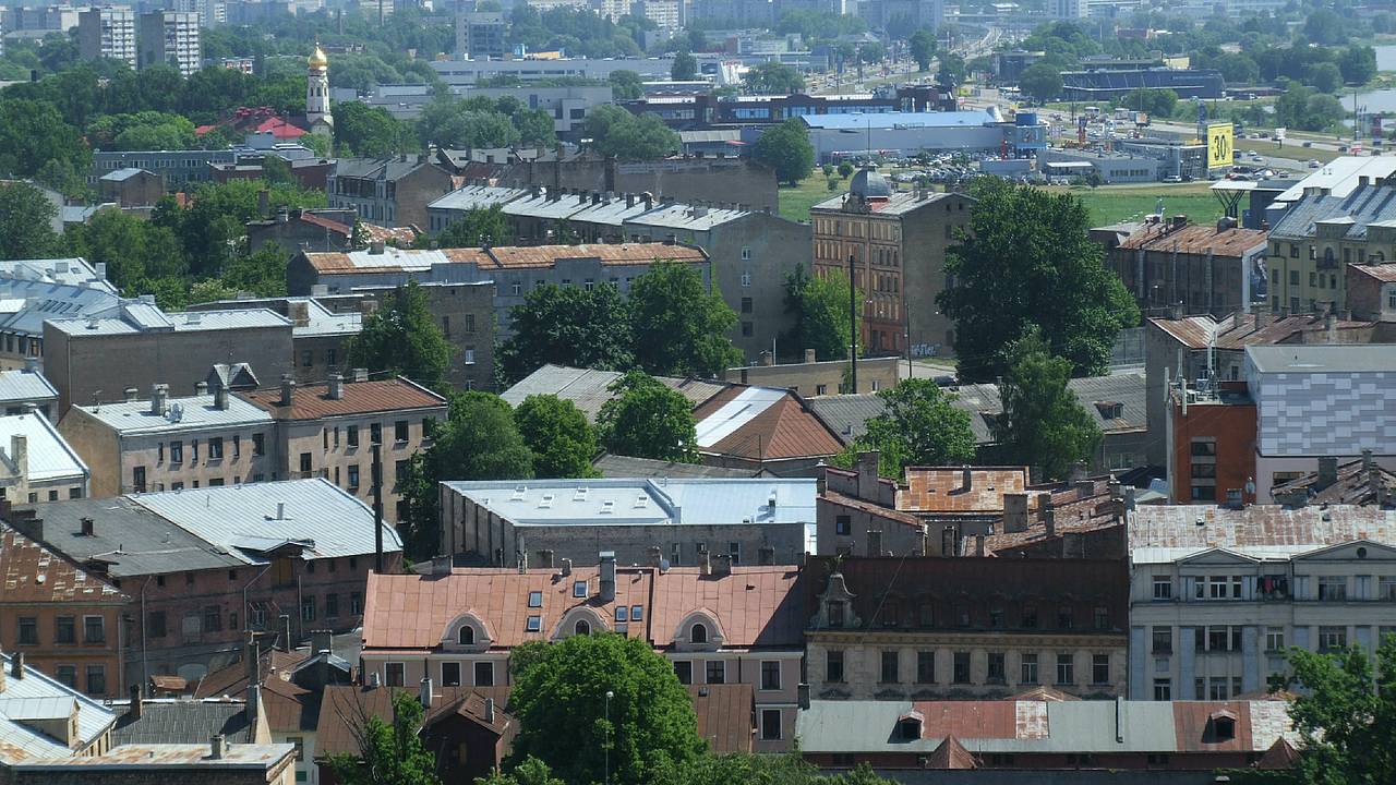 В Кремле отреагировали на планы Латвии запретить русский язык в СМИ