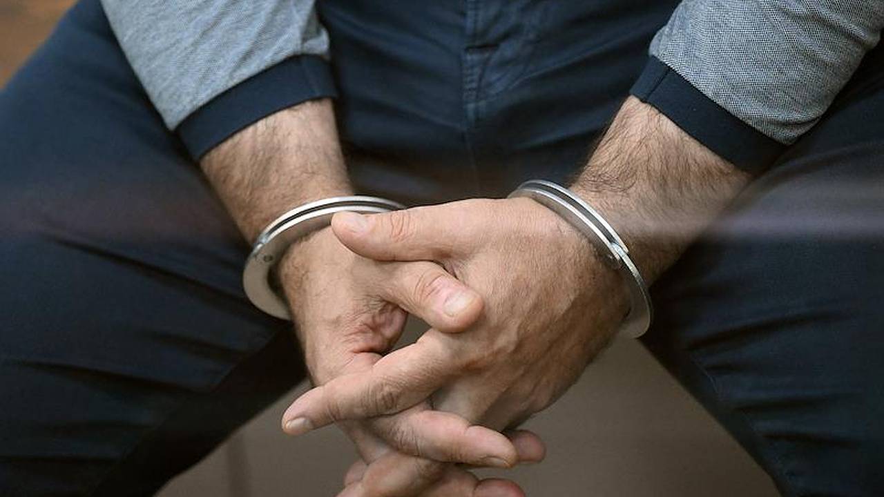 Россиянин изнасиловал спящую несовершеннолетнюю сестру своей супруги
