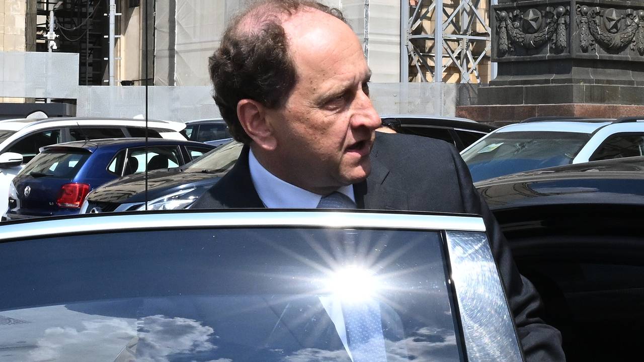 Посол Германии в России рассказал об отказе Захаровой пожать ему руку