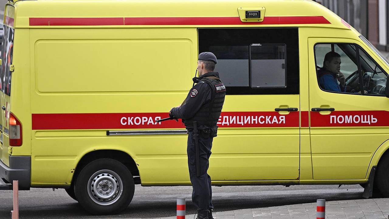 Россиянка ударила ножом в спину мужчину из-за замечаний о внешнем виде ее подруги