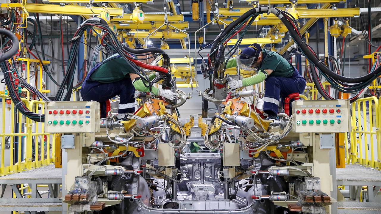 Рабочие автозавода Hyundai потребовали гарантий на фоне появления новых сотрудников Рабочие автозавода Hyundai потребовали гарантий на фоне появления новых сотрудников