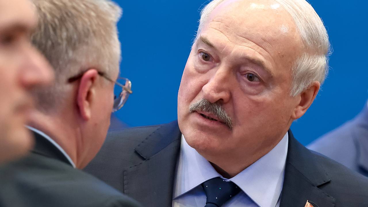 Лукашенко выругался об участии звезд в политике