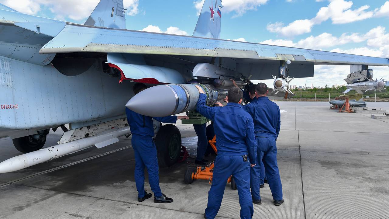 «Заряжены и продолжаем». ВС России атаковали военные предприятия и склады в Киеве, горит порт в Одессе «Заряжены и продолжаем». ВС России атаковали военные предприятия и склады в Киеве, горит порт в Одессе