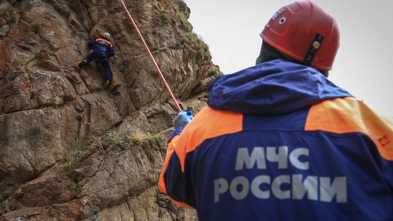 На Эльбрусе два альпиниста сорвались во время восхождения