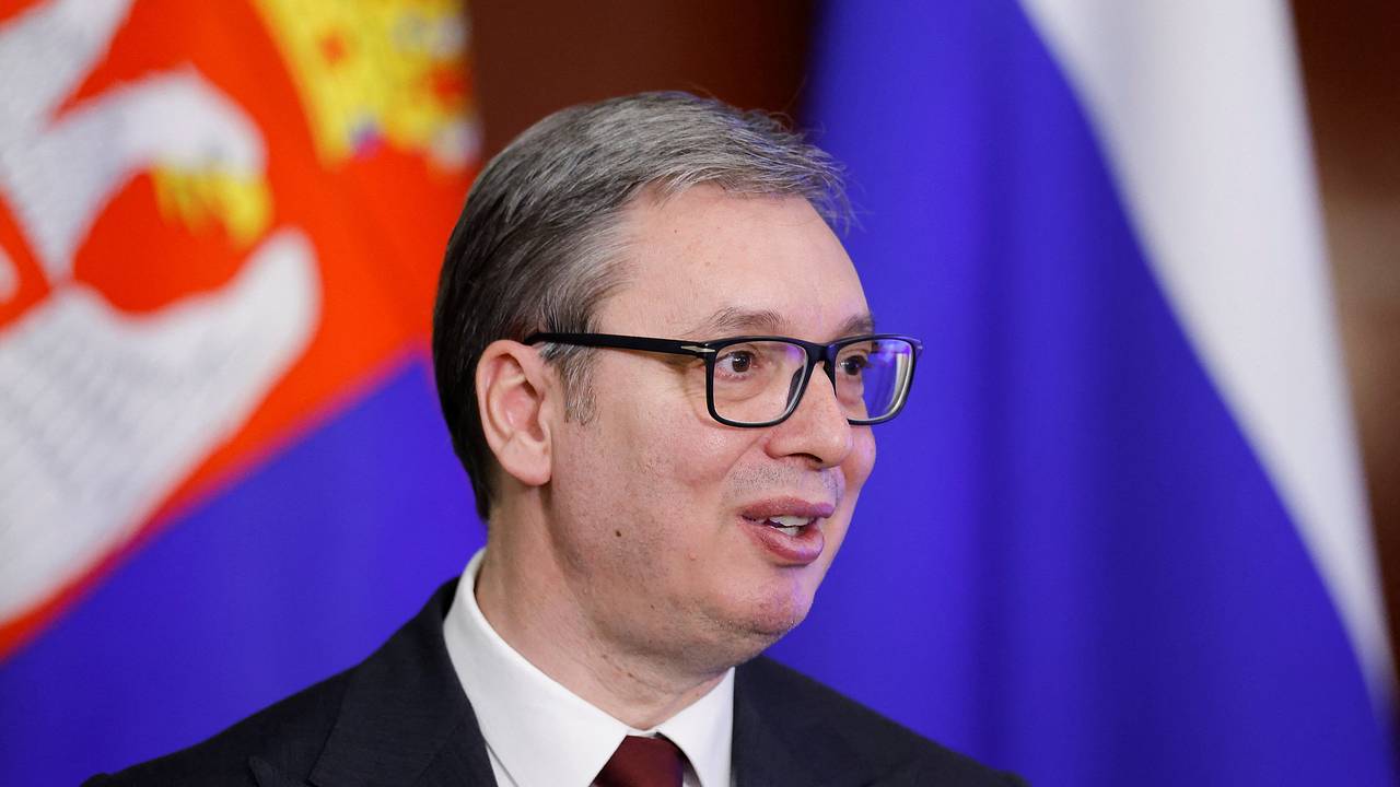 Президент Сербии вновь выступил за отказ от санкций против России
