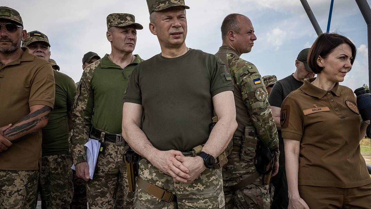 Главкома ВСУ обвинили в занятии политикой