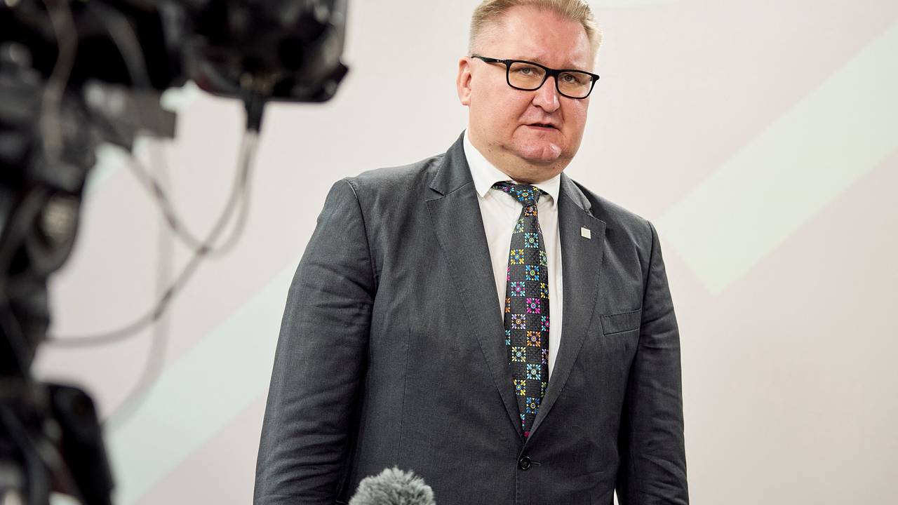 Оставшуюся незаметной важную отставку во власти на Украине объяснили
