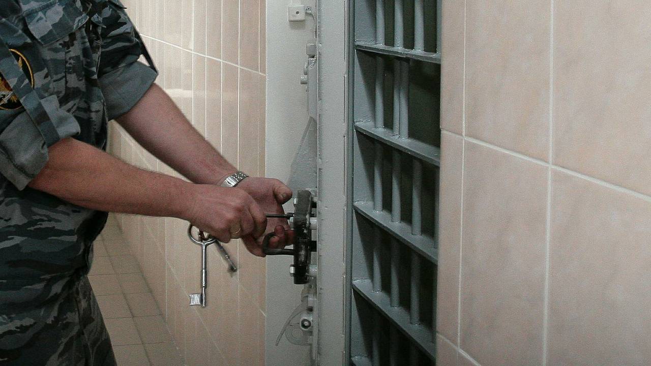 Решение вопросов особым образом подвело черту в карьере бывшего российского прокурора