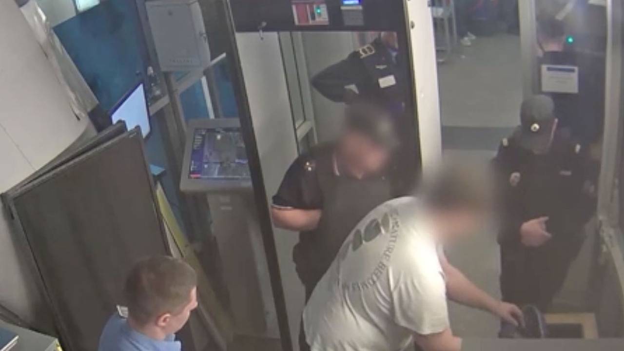 Появилось видео задержания агента украинских спецслужб с бомбой в метро