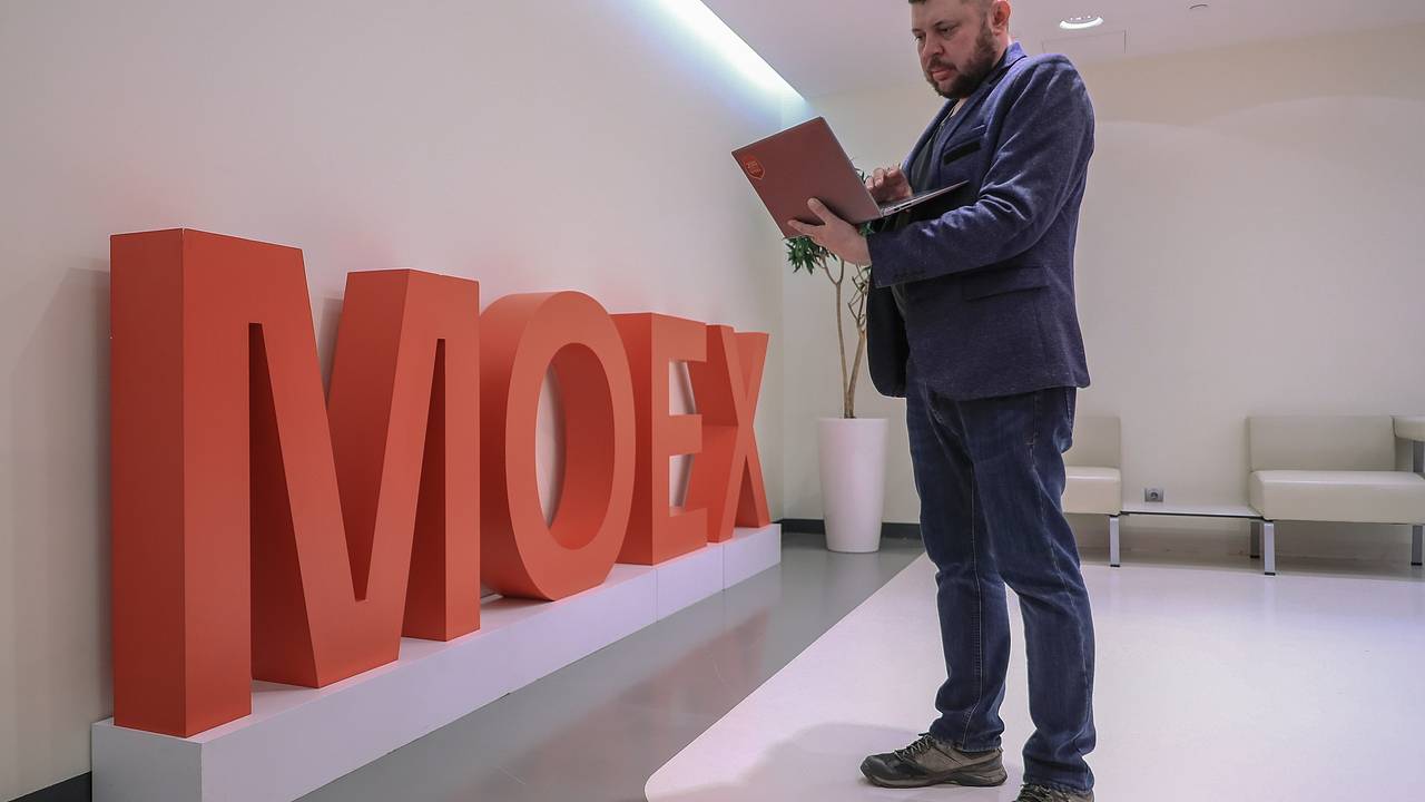 Российский рынок акций вырос на фоне новостей о встрече Лаврова и Рубио