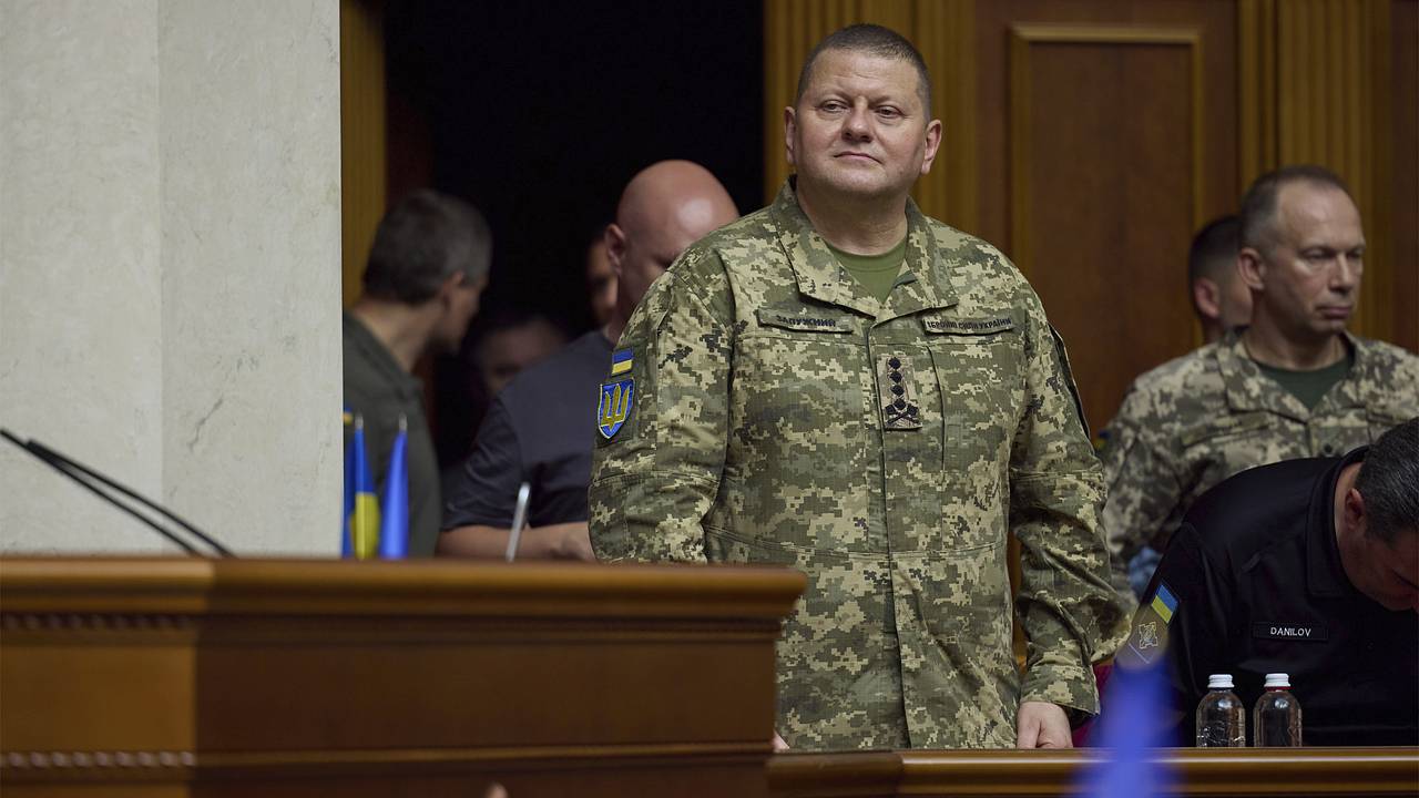 Сигнал Залужного новому главкому ВСУ объяснили Сигнал Залужного новому главкому ВСУ объяснили