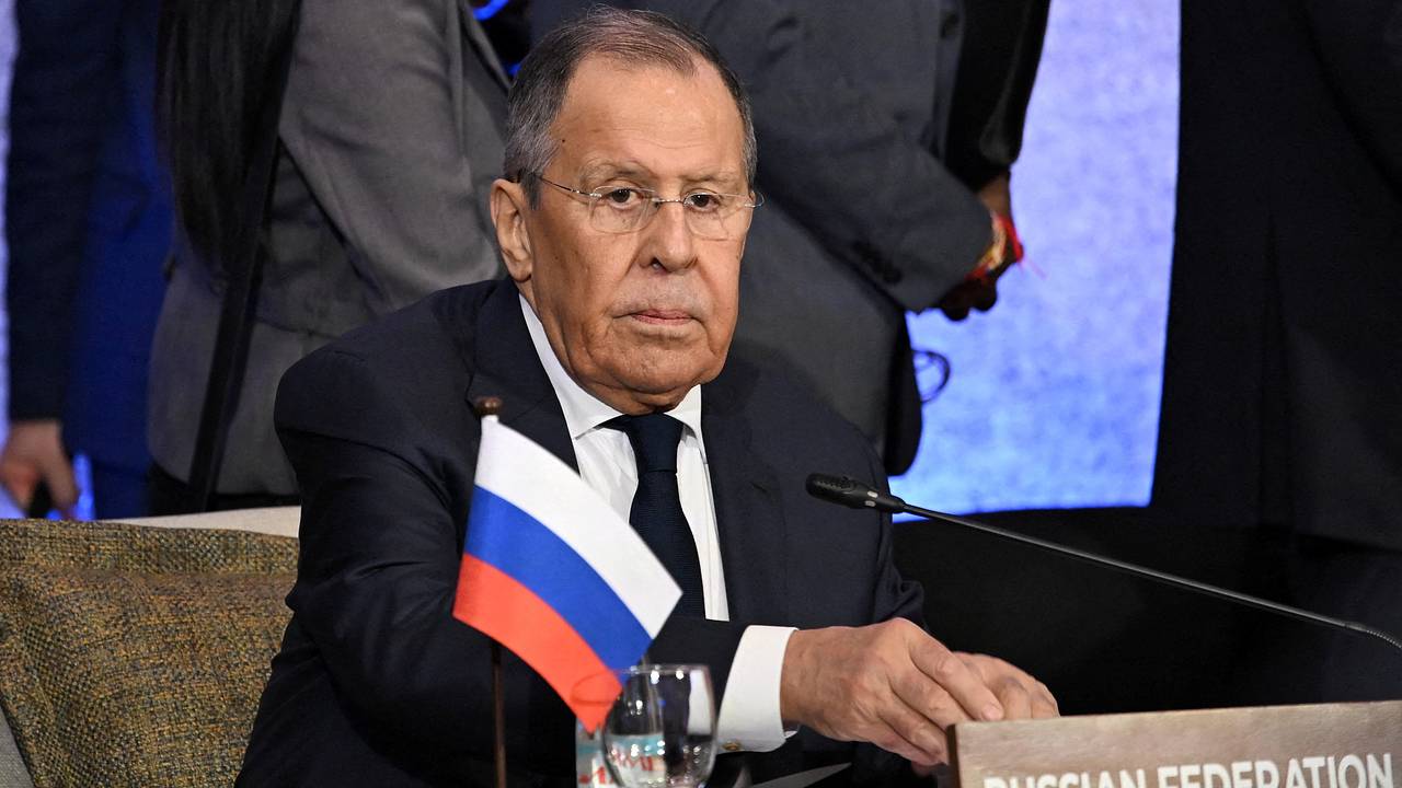 Главы МИД России и Японии встретились впервые за шесть лет