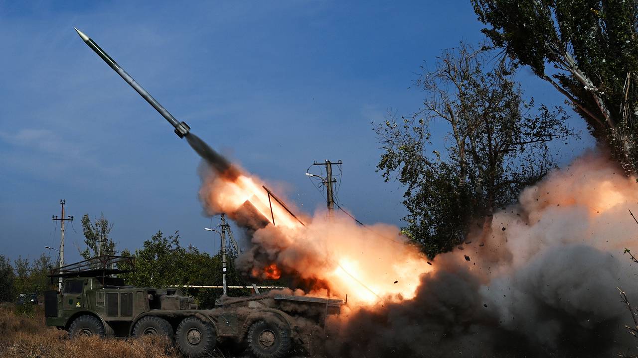 ВС России продолжают выжигать украинские порты и оставляют ВСУ без топлива и света. Зеленский в ожидании нового мощного удара ВС России продолжают выжигать украинские порты и оставляют ВСУ без топлива и света. Зеленский в ожидании нового мощного удара