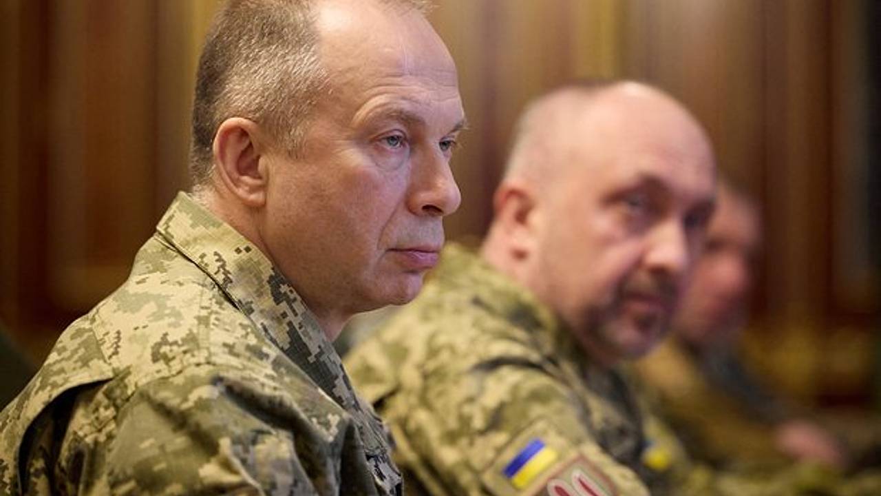 На Украине рассказали о возможных последствиях отставки Сырского