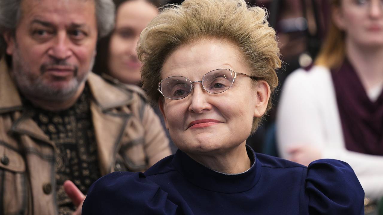 У Малышевой нашли долг в два миллиона рублей за роскошный дом в США
