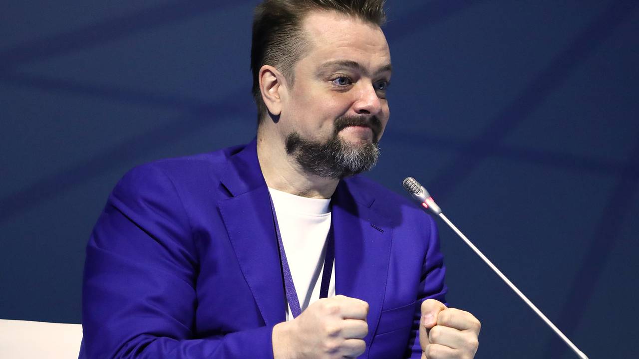Известный российский телеведущий пожаловался на проблемы с женщинами