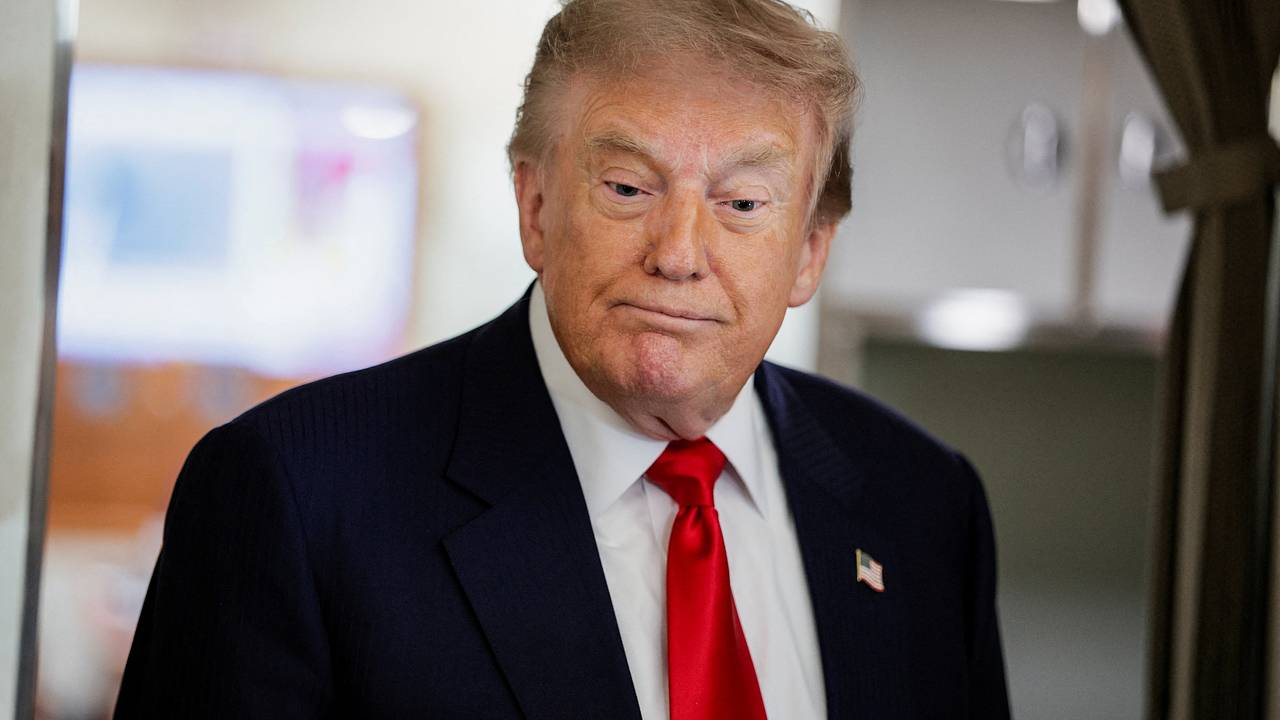 Трамп рассказал о мольбах Ирана не наносить удары