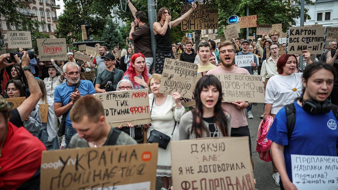 Митингующие за возвращение Федорова потребовали отставки Кличко