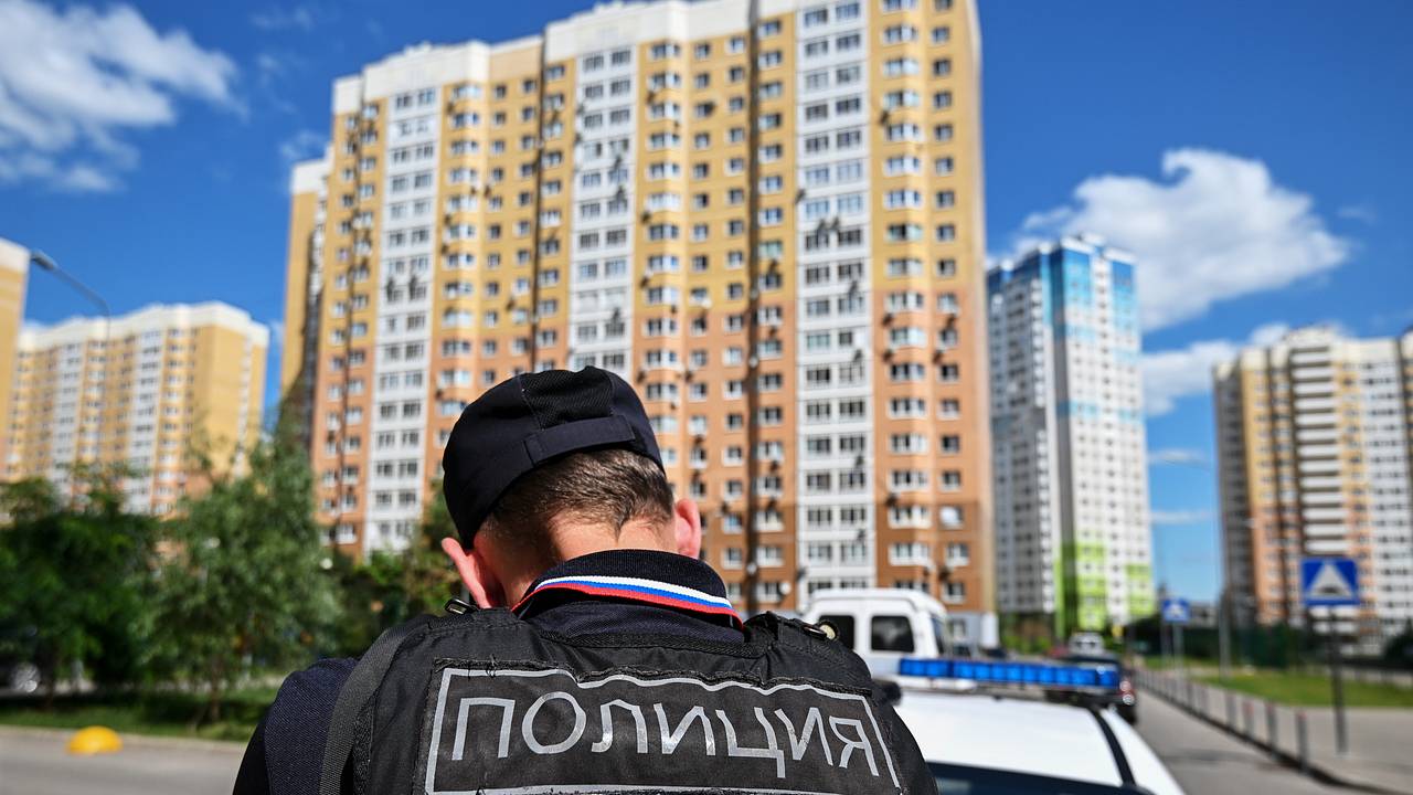 Ревнивый россиянин в магазине напал на жену с ножом