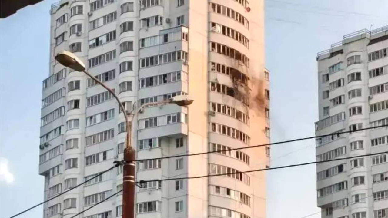 В России прокомментировали атаку беспилотника ВСУ на многоэтажный дом в Подмосковье