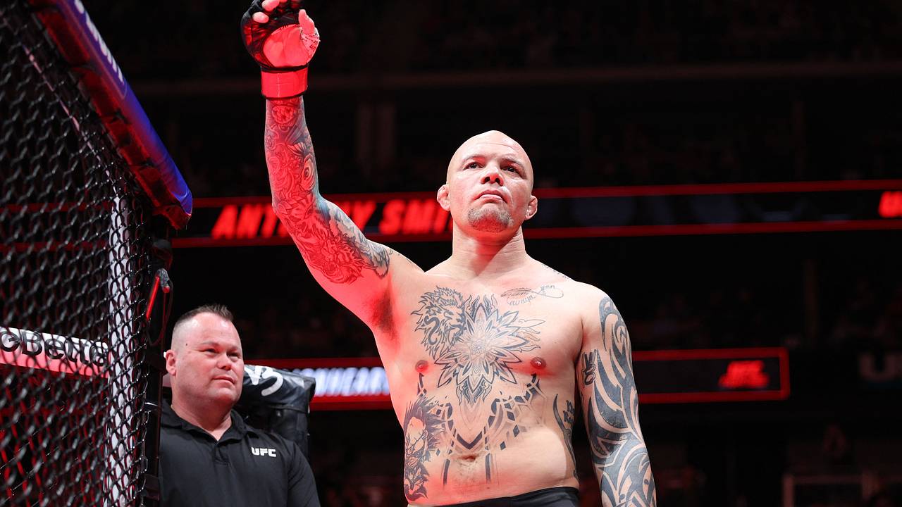 Бывшего бойца UFC обвинили в террористических угрозах