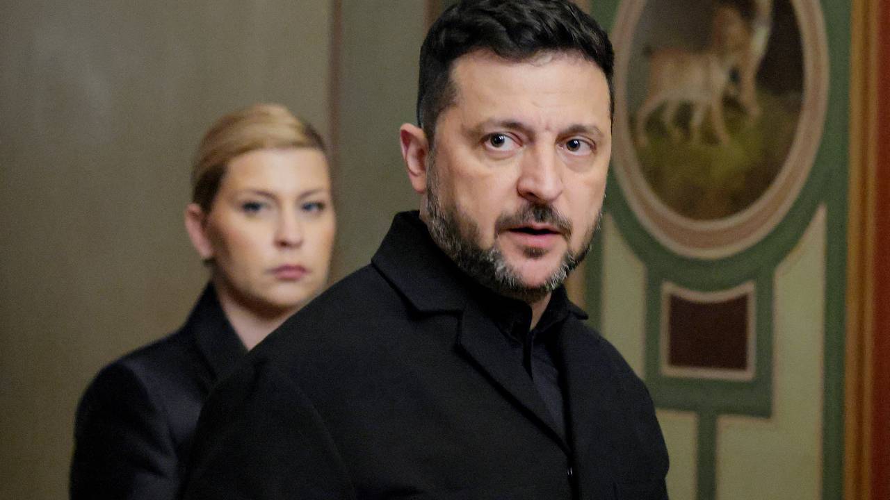 Зеленский отправил в отставку премьера двумя словами