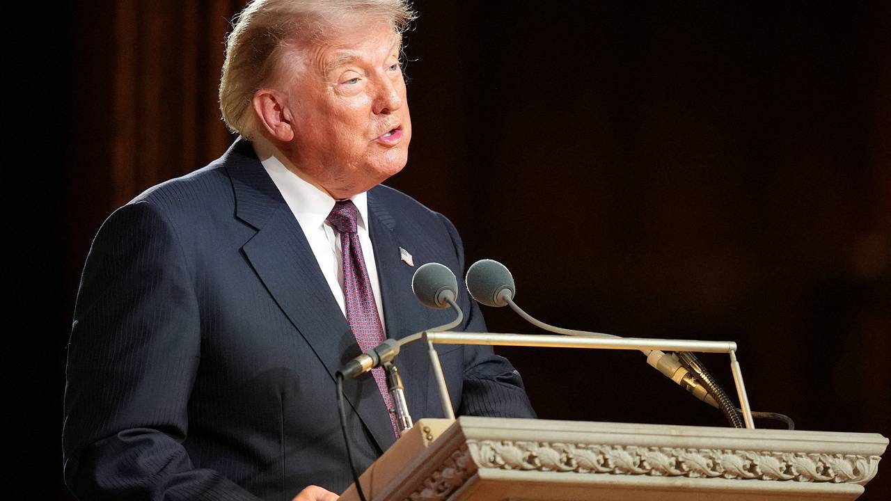 Трамп анонсировал новые удары по Ирану Трамп анонсировал новые удары по Ирану