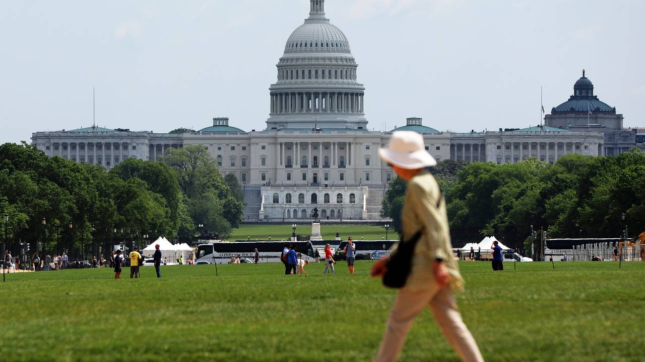 «Это саморазрушение Запада». Сенат США проголосовал за жесткие санкции против России. Как они повлияют на мировую экономику?