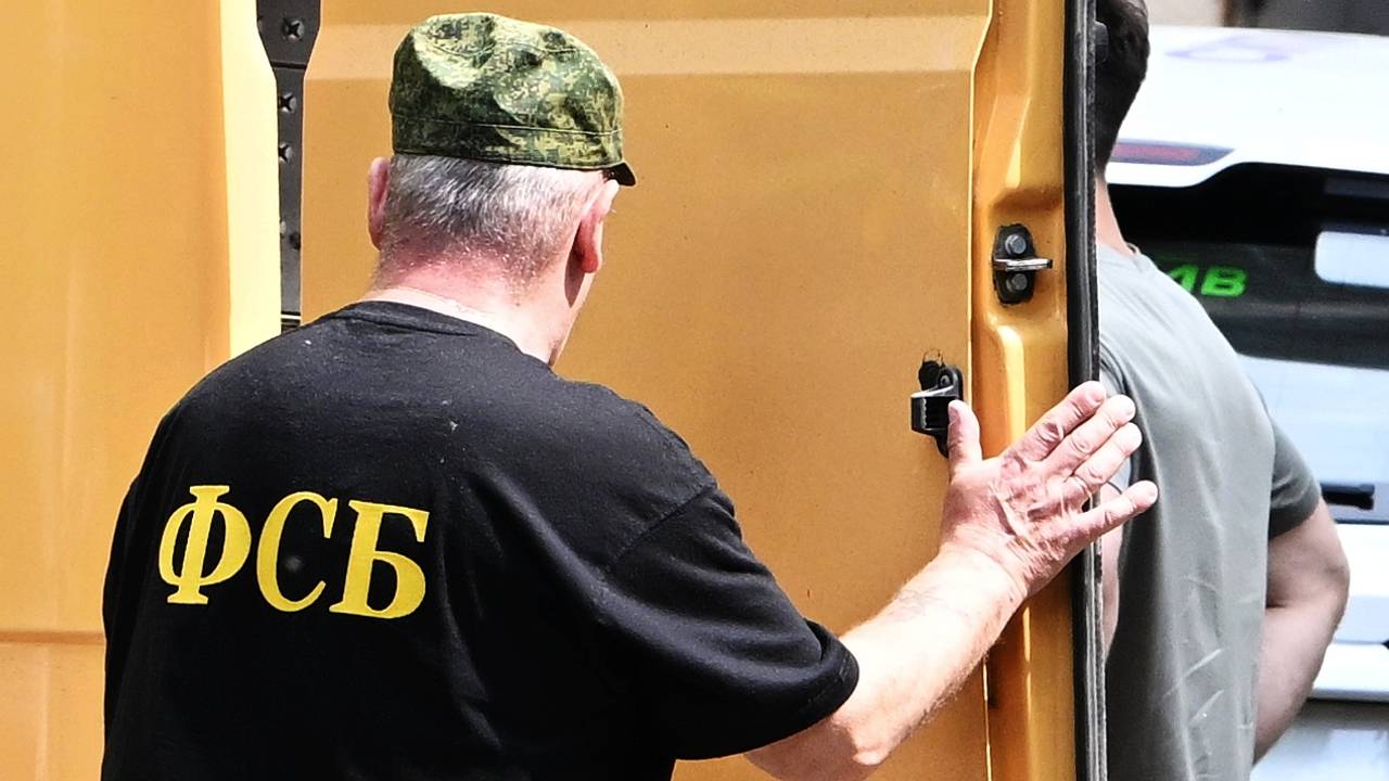 Мольбы москвича при задержании ФСБ попали на видео