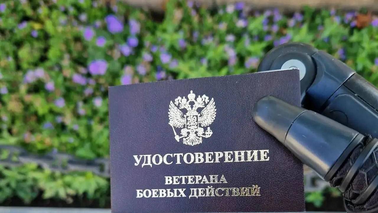Потерявший на фронте руку российский военный не мог доказать участие в боевых действиях