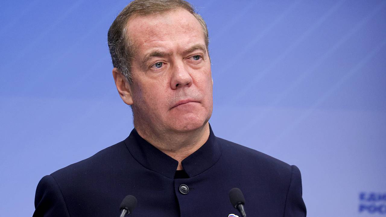 Медведев рассказал о жесткой конкуренции за айтишников