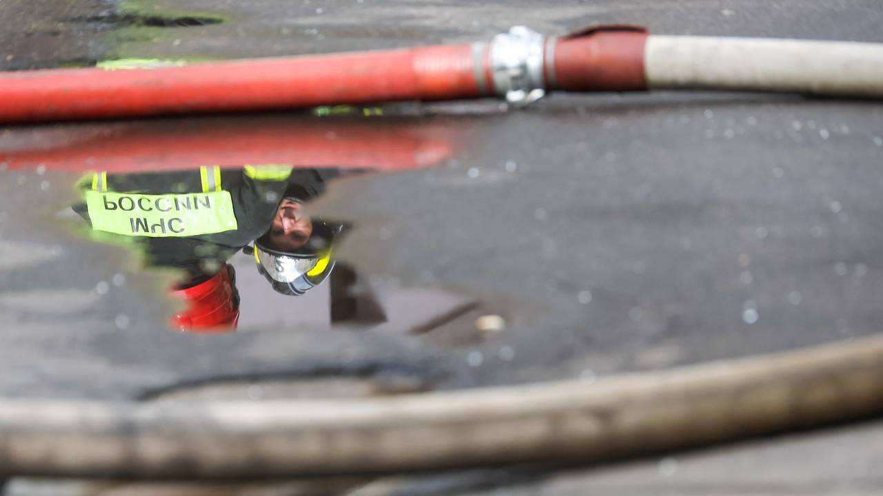 Пожар уничтожил склад во Владивостоке