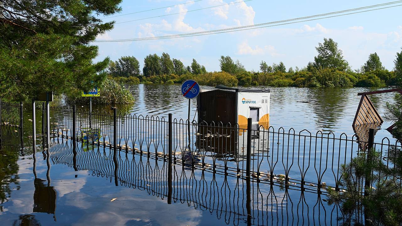 Уровень воды в российской реке поднялся до небывалого значения