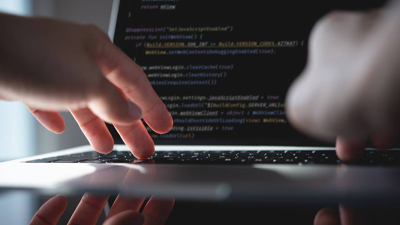 Разработчики ИИ занялись уничтожением книг