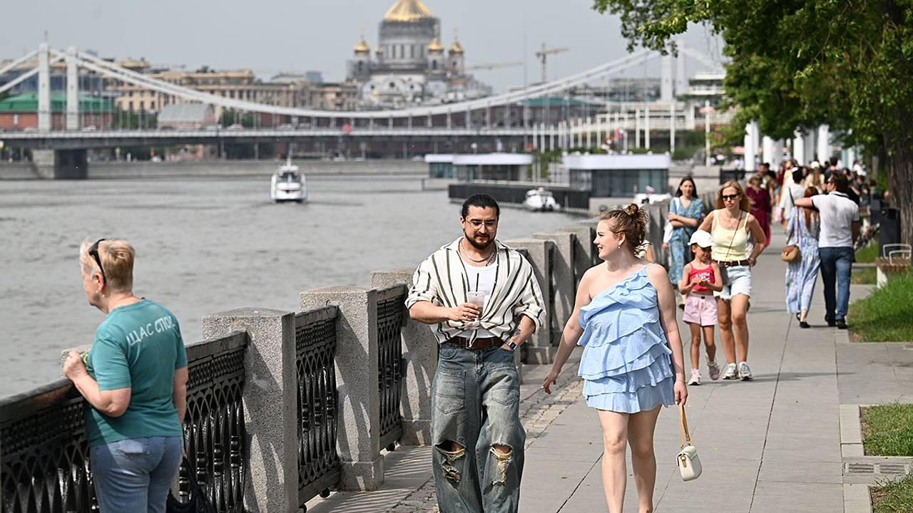 Вероятность рекордной жары на выходных в Москве оценили