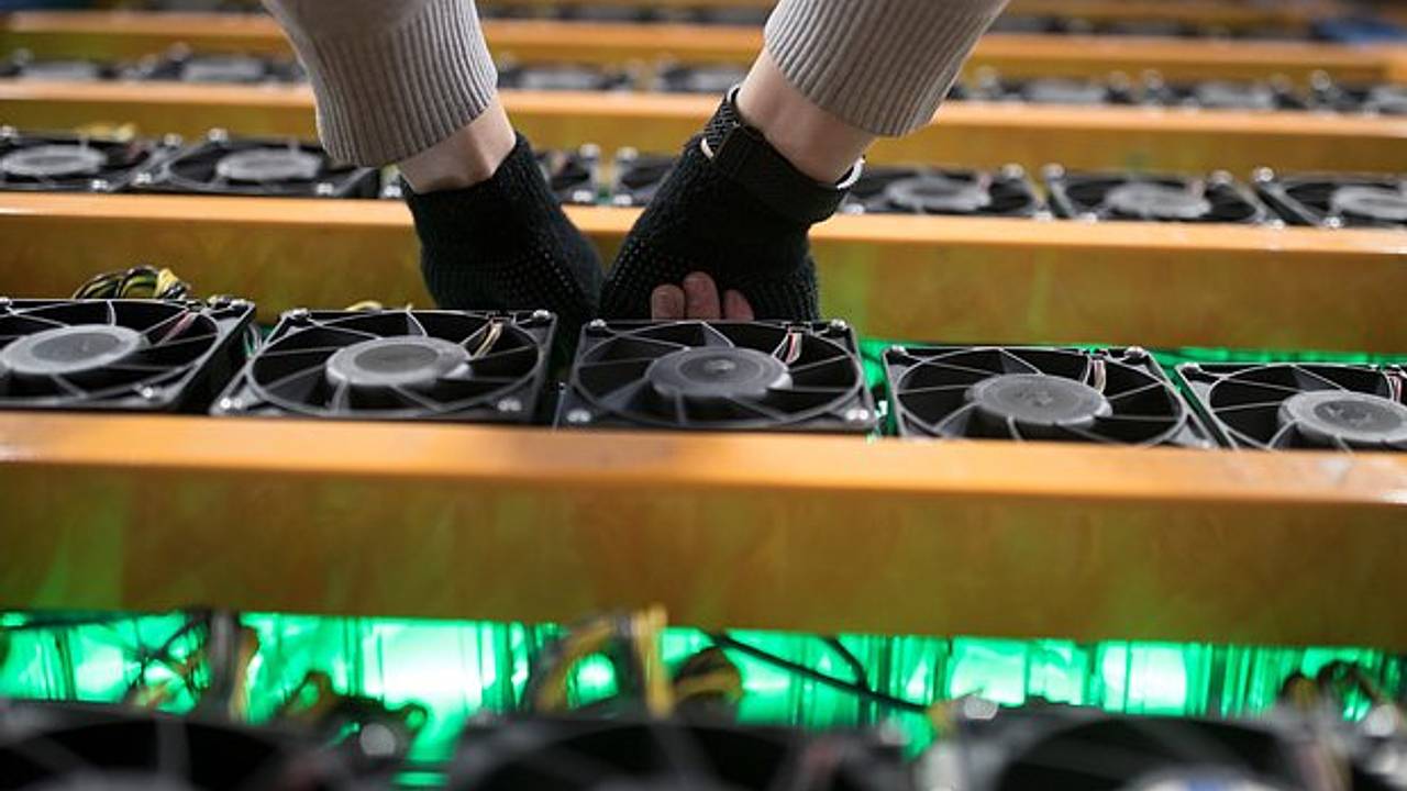 Российское правительство запретило майнинг в нескольких регионах