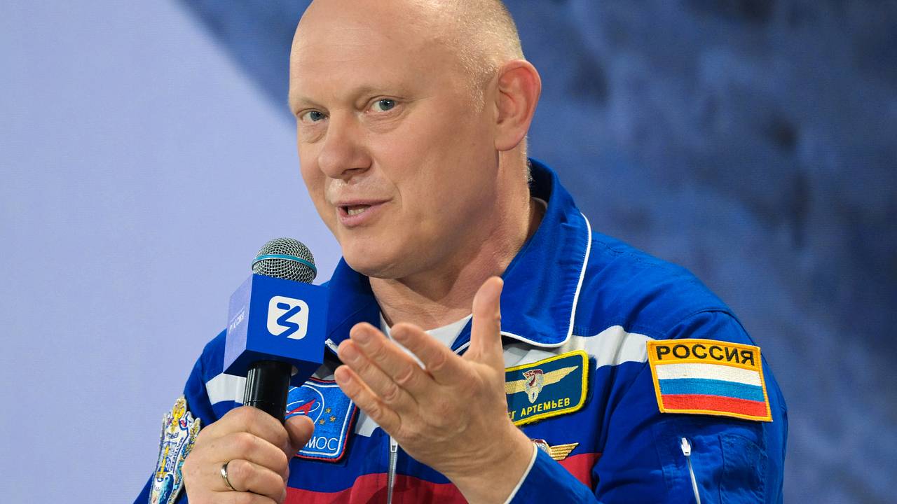 Два российских космонавта завершили свою работу