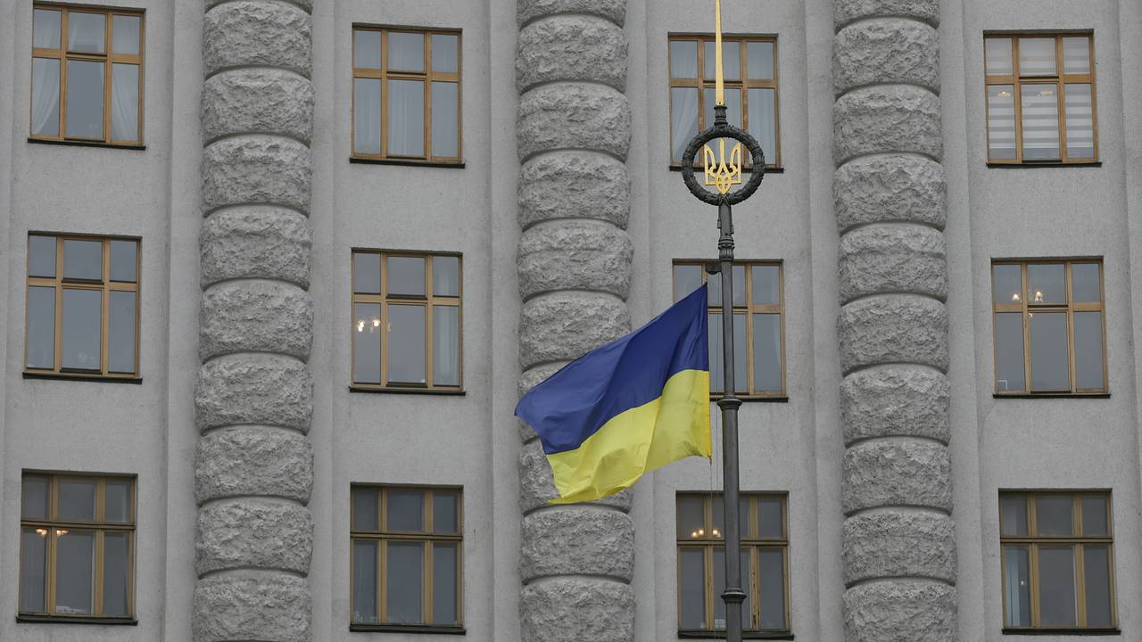 Украину обвинили в передаче оружия в горячие точки Украину обвинили в передаче оружия в горячие точки