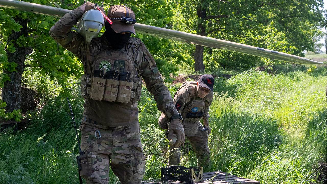 ВСУ начали переброску в Херсон беспилотных войск